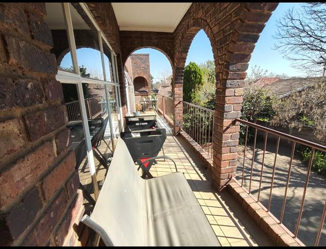 2 BEDROOM APARTMENT TO LET IN THREE RIVERS